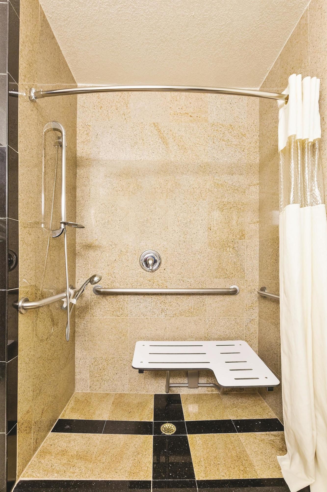 فندق بايمونت باي ويندام تيهاتشابي المظهر الخارجي الصورة